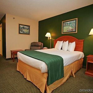 Americas Best Value Inn Louisville Room photo