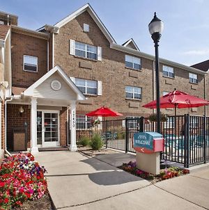 Towneplace Suites By Marriott Detroit Livonia Exterior photo
