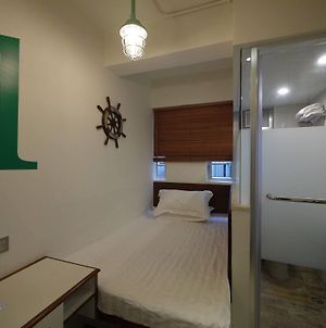 Panda'S Hostel - Star Ferry Hong Kong Exterior photo