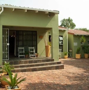 Kwa - Bungane Guest House Johannesburg Exterior photo