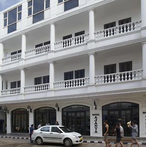 Ajanta Hotel New Delhi Exterior photo