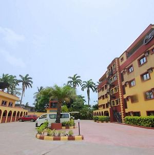 Carliza Hotel Lagos Exterior photo