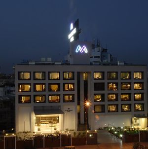 The Metropole Hotel Ahmedabad Exterior photo