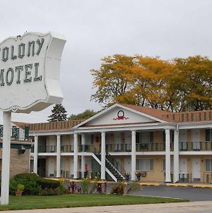 Colony Motel Brookfield Exterior photo