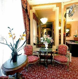 La Boetie Hotel Paris Room photo