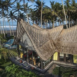 Absolute Beachfront Romantic Villa Laut Tabanan (Bali) Exterior photo