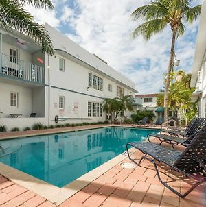 The Courtyard By Royal Stays Miami Beach Exterior photo