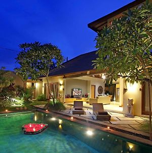 Desa Di Bali Villas Kerobokan  Exterior photo