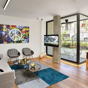 The Victorian Bay Window By Holyguest Apartment Tel Aviv Exterior photo
