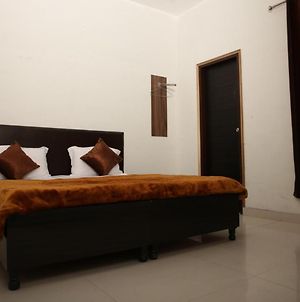 Aspire Rooms Ludhiana Exterior photo