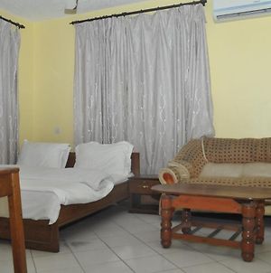 Ideal Hotel Dar es Salaam Exterior photo