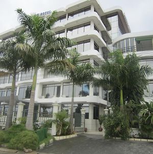 Double View Hotel Dar es Salaam Exterior photo