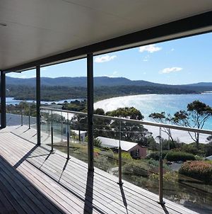 Sea Eagle Cottage Amazing Views Of Bay Of Fires Binalong Bay Exterior photo