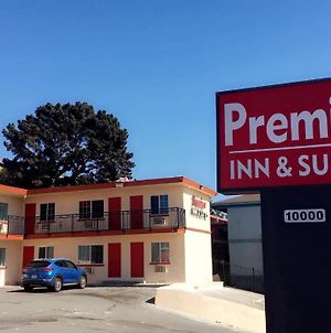 Premier Inn & Suites Oakland Exterior photo