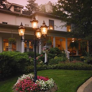 Brockamour Manor Bed And Breakfast Niagara-on-the-Lake Exterior photo