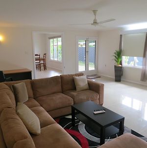 Edge Hill Clean & Green Cairns, 7 Minutes From The Airport, 7 Minutes To Cairns Cbd & Reef Fleet Terminal Villa Exterior photo