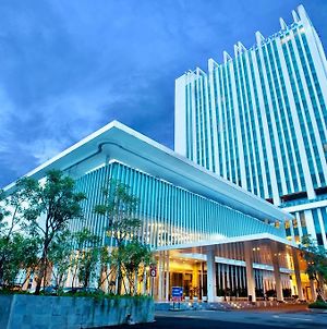Js Luwansa Hotel & Convention Center Jakarta Exterior photo