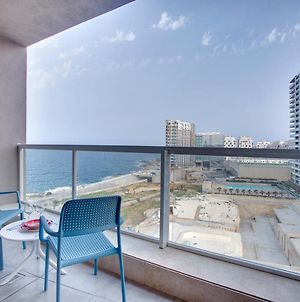 Modern Seaview Apartment In A Prime Location Sliema Exterior photo