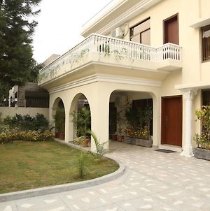 Royal Grace Guest House Islamabad Exterior photo
