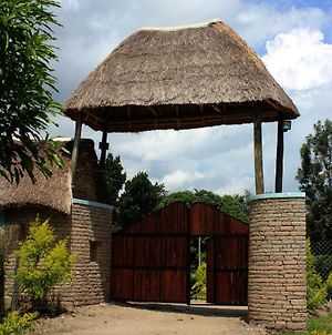 Elephant Hab Lodge Kichwamba Exterior photo