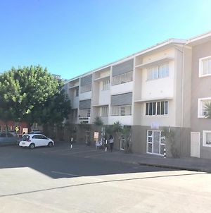 Stern Self Catering Apartments Windhoek Exterior photo