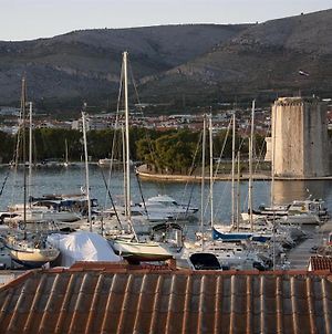 Studio Apartment In Trogir With Sea View, Terrace, Air Conditioning, Wi-Fi Exterior photo