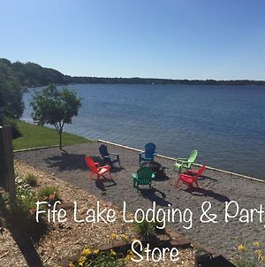 Fife Lake Lodging Hotel Exterior photo