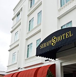 Serapi Hotel Kuching Exterior photo