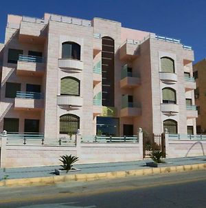 Al Jawad Suites Aqaba Exterior photo