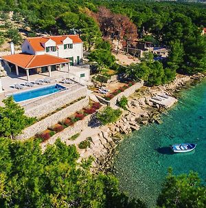 Luxury Villa Kate On Sea With Heated Pool Milna  Exterior photo