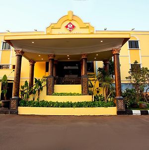 Bi Executive Hotel Jakarta Exterior photo