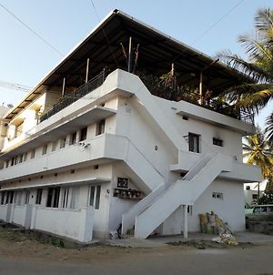 Wheel To Hills Stay Inn Service Apartments Chikmagalur Exterior photo