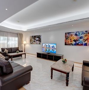 J5 Four Bedroom Villa Holiday Home In Mirdif Dubai Exterior photo