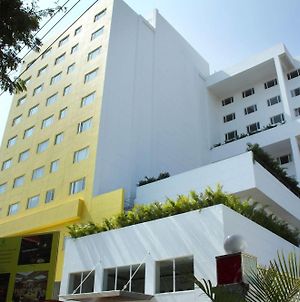 Lemon Tree Hotel Electronics City Bangalore Exterior photo