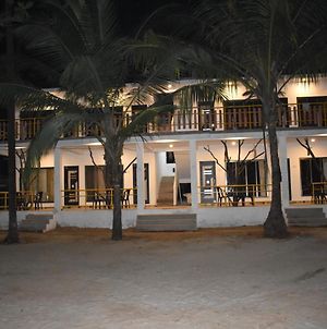 Coconut Garden Beach House Malvan Exterior photo