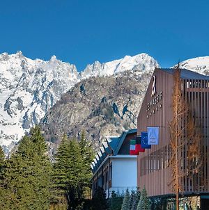 Le Massif Hotel & Lodge Courmayeur The Leading Hotels Of The World Exterior photo