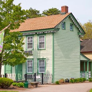 Colonial Inn Smithville Exterior photo
