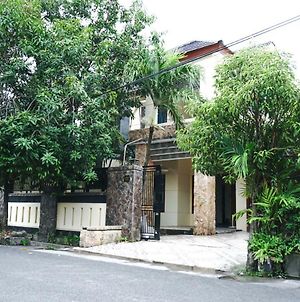Green Surabaya Homey Exterior photo