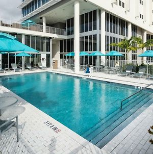Doubletree By Hilton Miami Doral Hotel Exterior photo