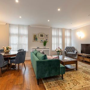 Beautiful 2 Bed Apt In The Heart Of Mayfair, Close To Tube London Exterior photo