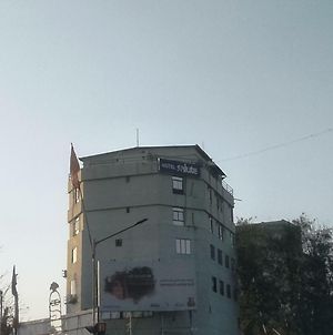 Hotel Salute Ahmedabad Exterior photo