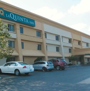 La Quinta Inn Milwaukee West Brookfield Exterior photo