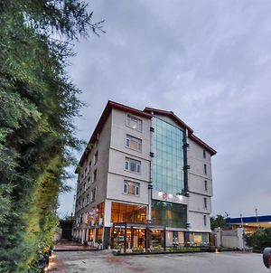 Batra Hotel Srinagar  Exterior photo
