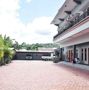 Reddoorz Near Universitas Pattimura Ambon Hotel Exterior photo