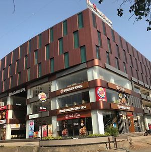 The Kings Square Hotel Surat Exterior photo