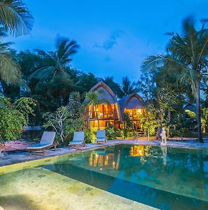 Sukanusa Luxury Huts Hotel Nusa Lembongan  Exterior photo