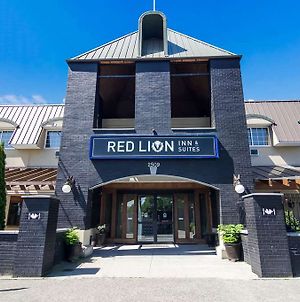 Red Lion Inn Inn & Suites Abbo Abbotsford Exterior photo