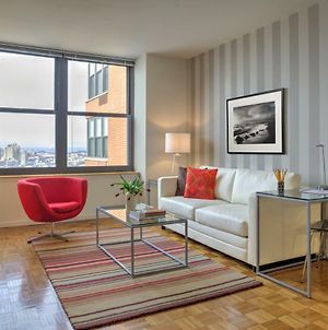 Furnished Quarters At Grove Pointe Apartment Jersey City Exterior photo