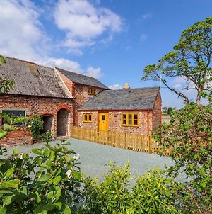 The Tractor Shed Villa Oswestry Exterior photo