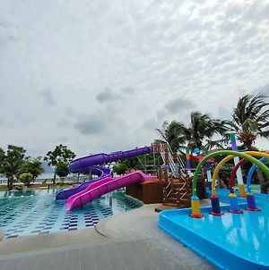 De Baron Resort Kuah Exterior photo